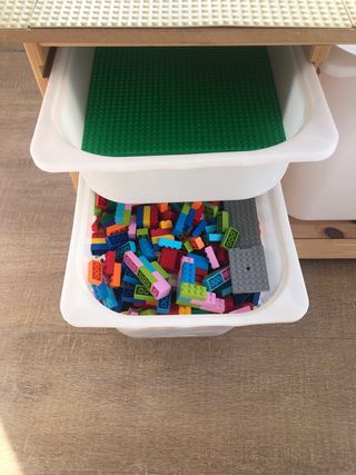 Mesa LEGO con almacenaje
