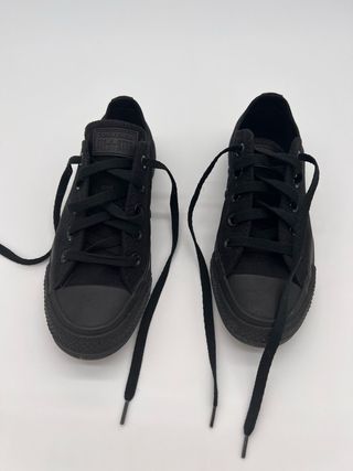 Converse negras talla 35 unisex