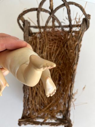 Niño Jesús pesebre madera vintage