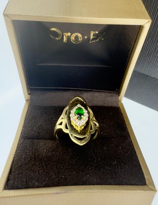 ANILLO DE 18 QUILATES CON CIRCONITA.