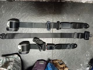 Cinturones seguridad traseros
