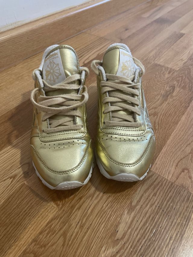 Deportivas Doradas Reebok talla 37