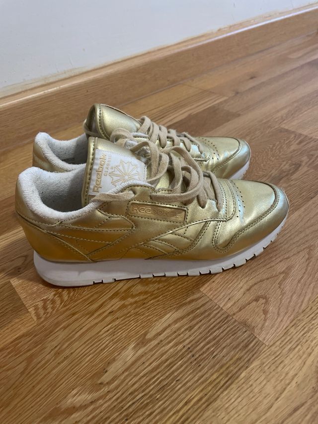 Deportivas Doradas Reebok talla 37