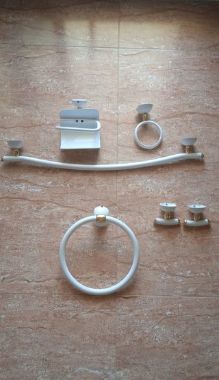 Accesorios baño blanco-oro
