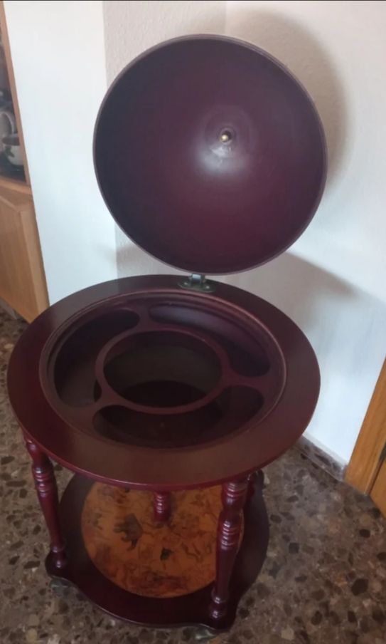 Mueble bar globo terráqueo