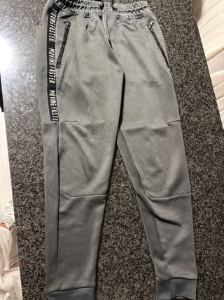 Pantalones chándal grises