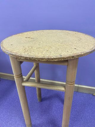 Mesa redonda auxiliar de madera