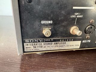 Amplificador Sony TA-1150 vintage.