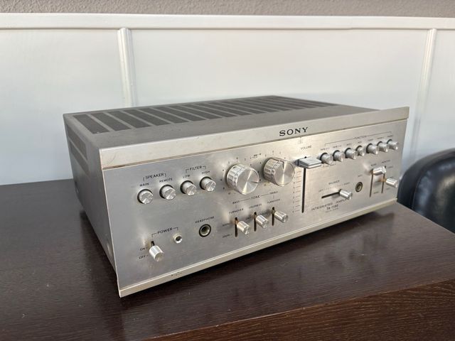 Amplificador Sony TA-1150 vintage.