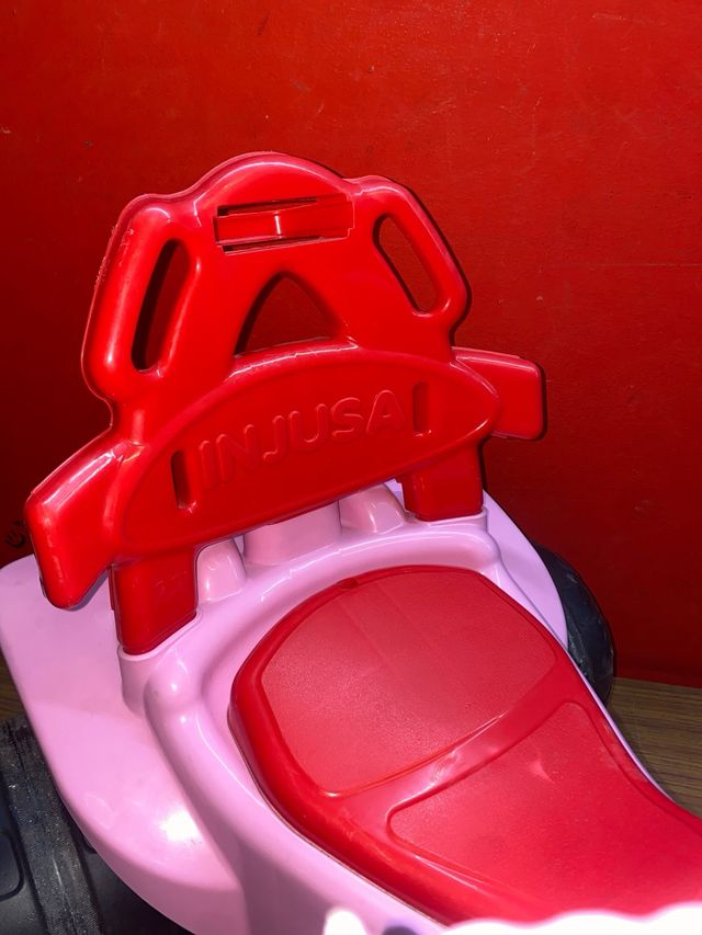 Triciclo de batería Infantil Injusa Rosa