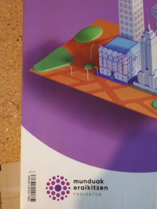 HISTORIA DBH4 MUNDUAK ERAIKITZEN