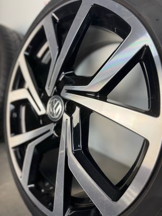 LLANTAS VW BRESCIA 19 ORIGINALES CON NEUMÁTICOS