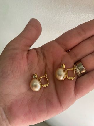 Pendientes perla dorada