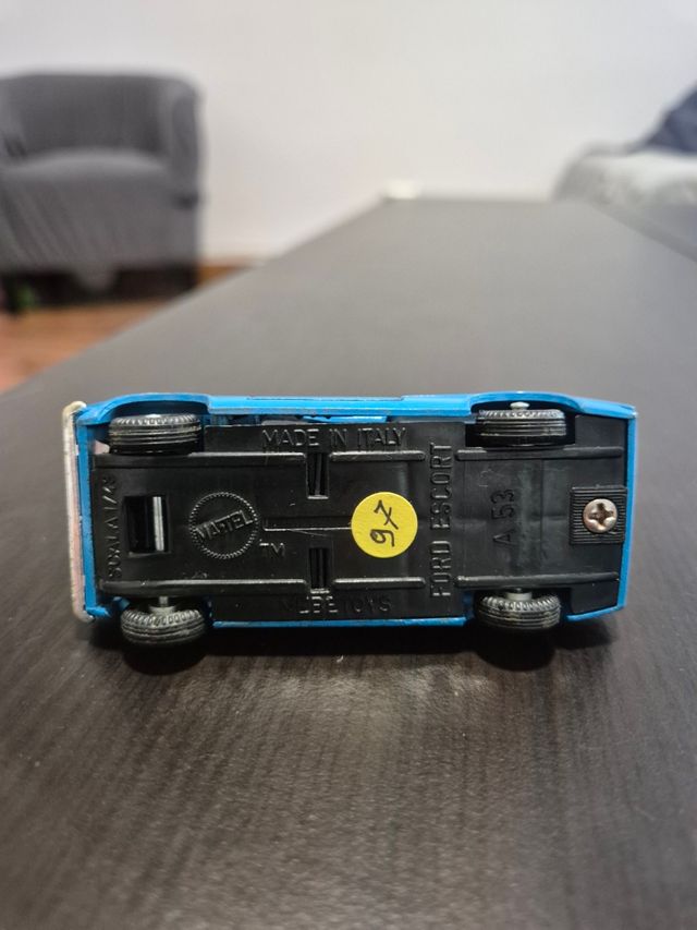 Ford Escort escala 1/43 Mebetoys