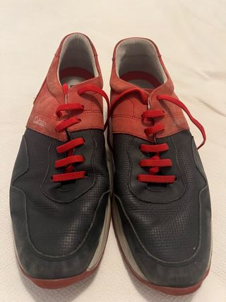 Zapatillas Callaghan 44 rojas y negras