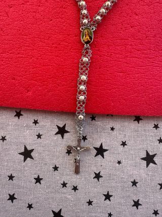 rosario hecho a mano de encaje de bolillos