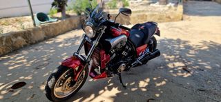 Yamaha VMAX 1200 roja 1996