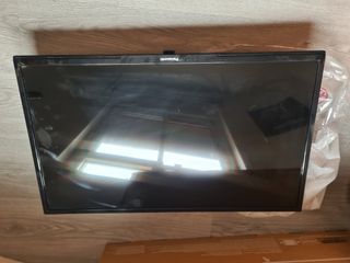 TV Panasonic 32" negra