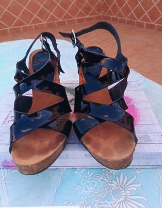 Sandalias negras tacón mujer