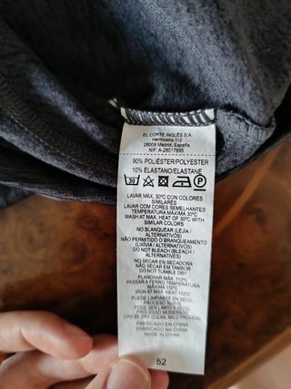 Camiseta térmica gris deportiva