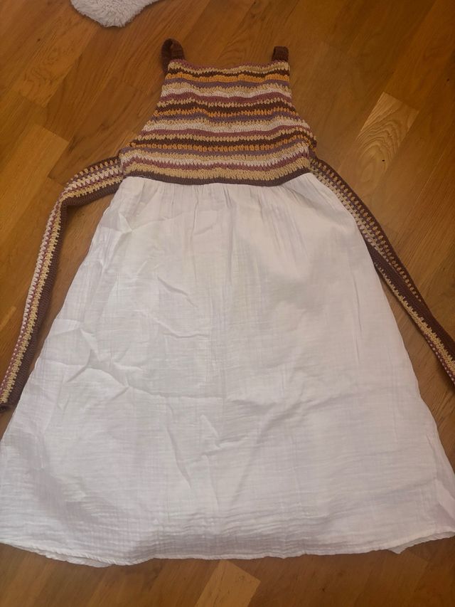 Vestido crochet niña Zara- Blanco de segunda mano por 10 EUR en