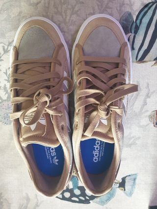 Zapatillas Adidas beige/marrón