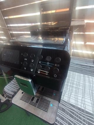 Cafetera automática Cecotec 7000 (local)