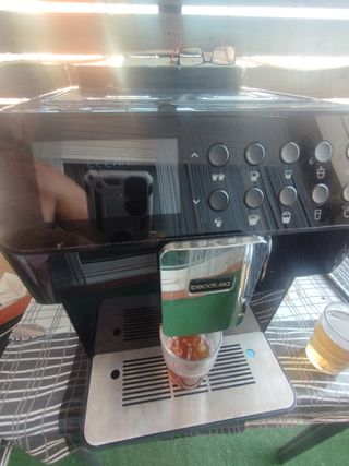 Cafetera automática Cecotec 7000 (local)