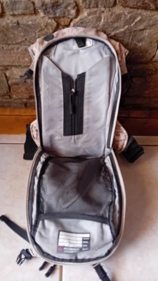 Mochila USWE Patriot 9 - Beige