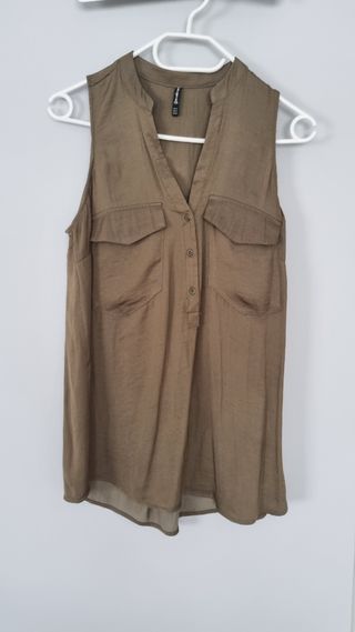 Blusa Stradivarius verde oliva - M