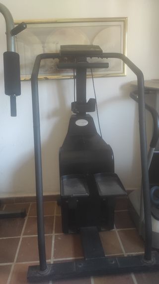 Máquina escaladora Concept2