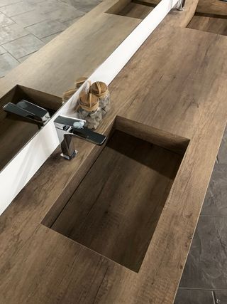 Baño Italiano Diseño Italiano en hpl y laca.