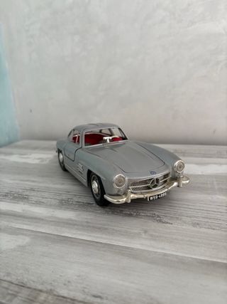 Mercedes-Benz 300 SL - Coche escala