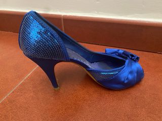 Zapatos tacón azul con lentejuelas