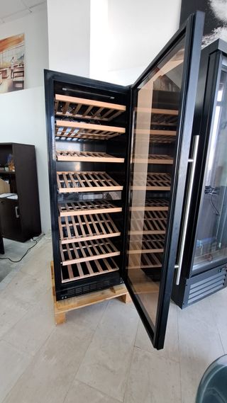 Vinoteca negra 18 botellas