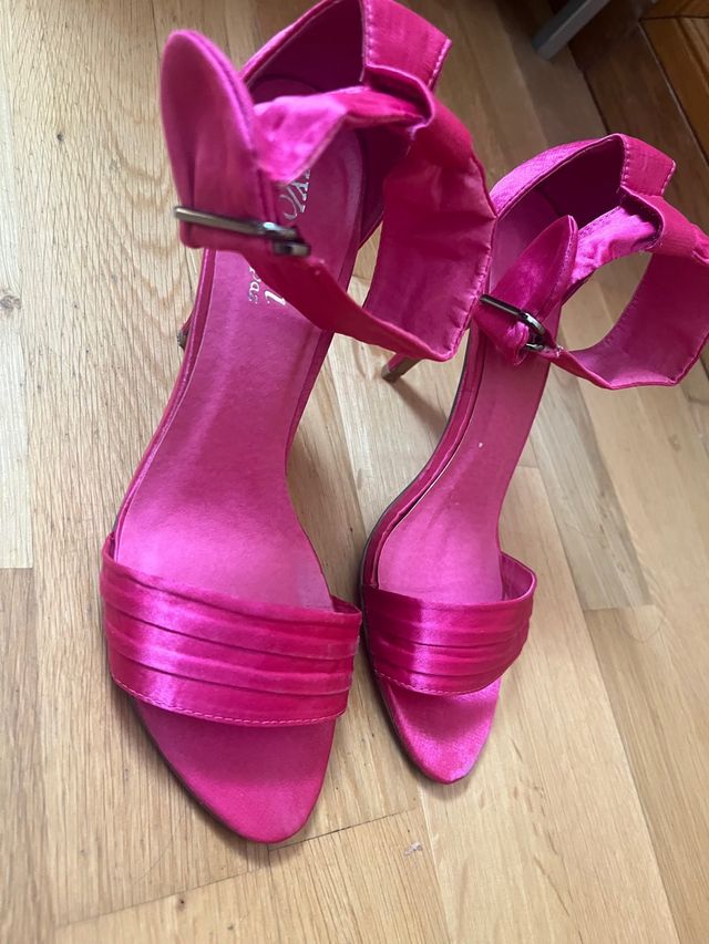 Sandalias de mujer color fucsia