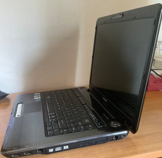 Portátil Toshiba Satellite A300-228