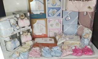 Artículos infantiles: sábanas, muñecos