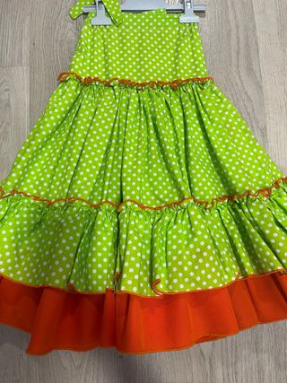 Traje gitana niña lunares verde-naranja.
