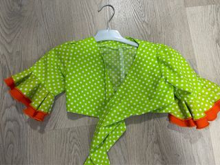 Traje gitana niña lunares verde-naranja.
