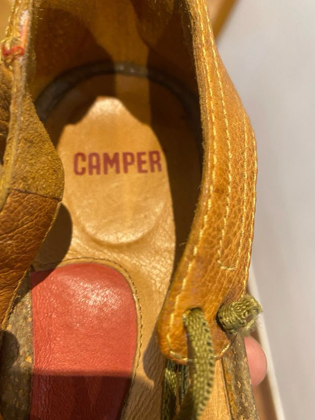 Sandalias Camper Piel Marrón mostaza.