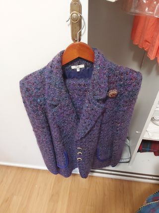 Chaquetas mujer: Negra y morada. Y mucha ropa mas 