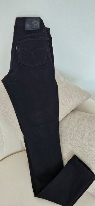 Levi's 711 Skinny Jeans Negro 23