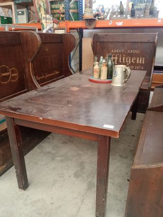 Mesa madera cervecería antigua