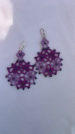 Pulsera y pendientes morados