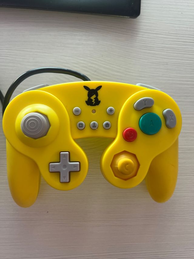 Mando Nintendo Switch Pikachu