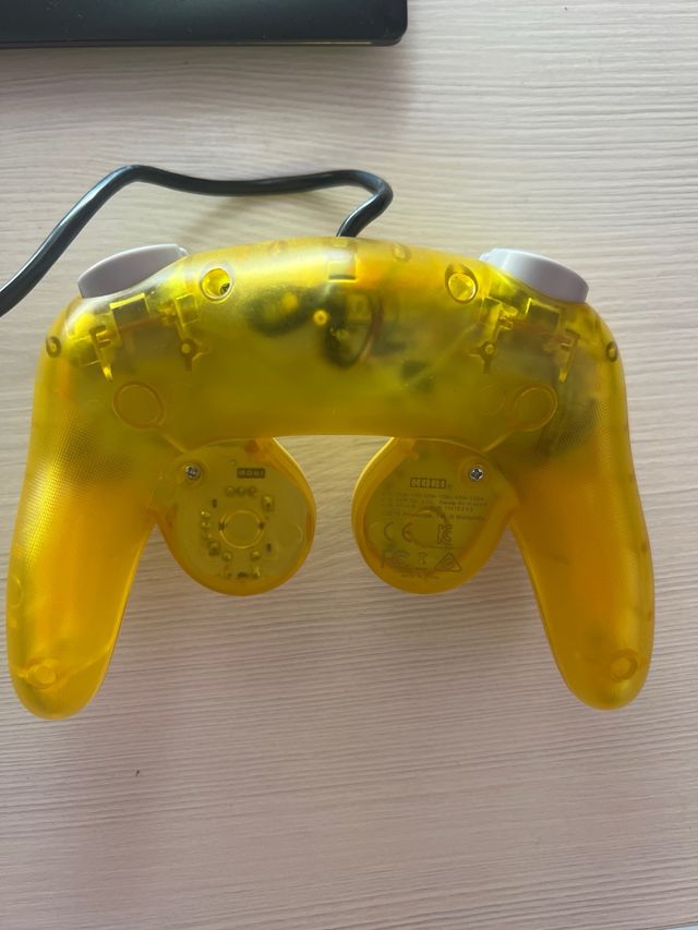 Mando Nintendo Switch Pikachu