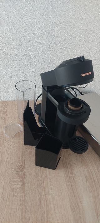 Cafetera Nespresso Vertuo Next Negra