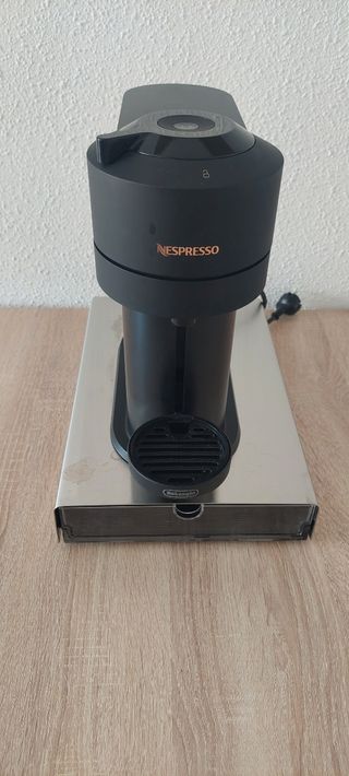 Cafetera Nespresso Vertuo Next Negra