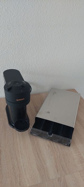Cafetera Nespresso Vertuo Next Negra